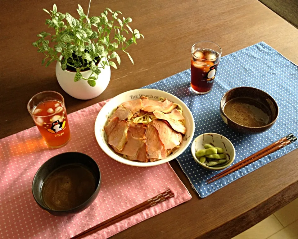 つけ麺チャーシュー、枝豆の塩茹で|pentarouさん