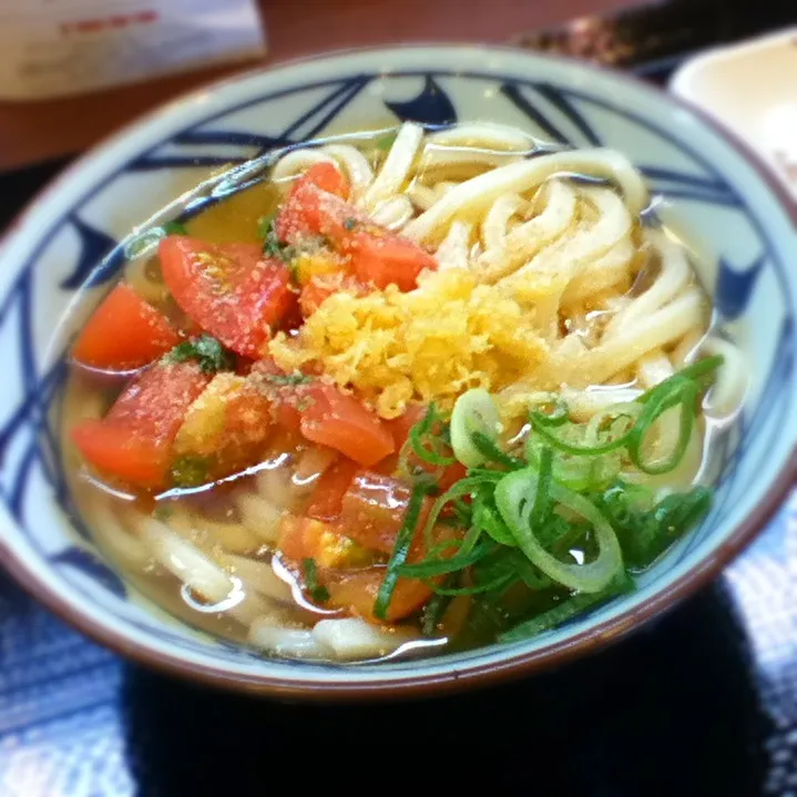 Snapdishの料理写真:丸亀製麺 冷かけ ざく切りトマト|shibataさん