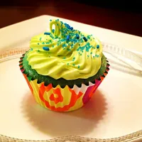 Snapdishの料理写真:Blue cupcakes w/ neon green icing!!|Tina Wilson-Terryさん