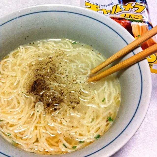 130804-チャルメラ とんこつ ¥69 #ランチ #ラーメン|dune725さん