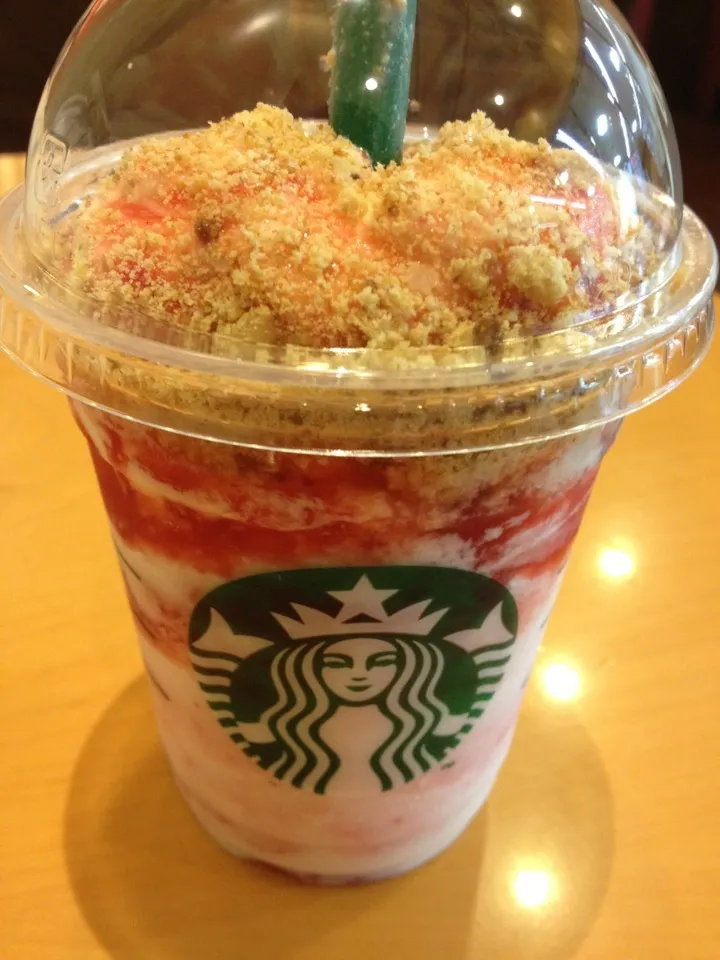 ストロベリーチーズフラペチーノ|あおいさん