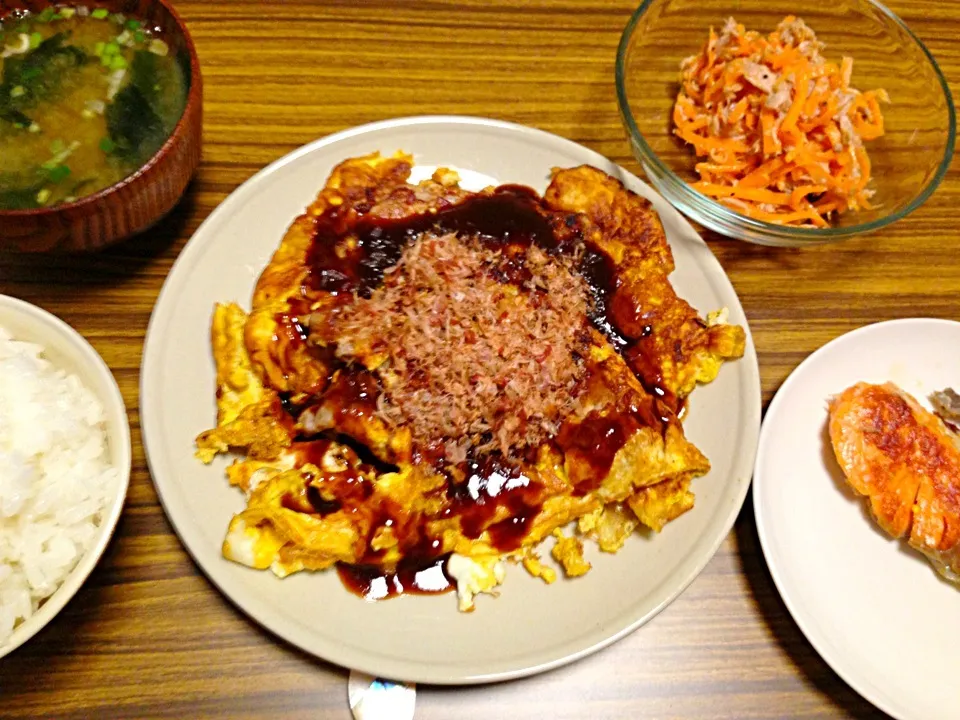 とん平焼きと焼き鮭と人参のサラダ|ジョージさん