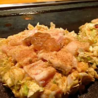 Snapdishの料理写真:お好み焼  モツチーズ|しのざきさん