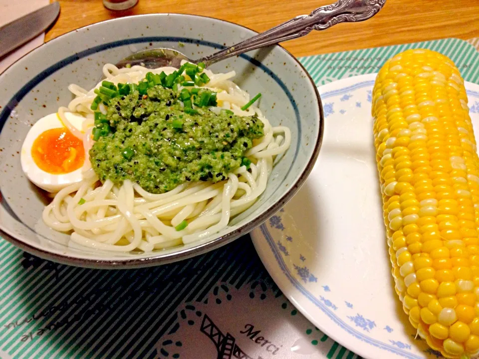 おろしきゅうりのサラダうどん，京都産トウモロコシ<某休日の昼ごはん>|kykyさん