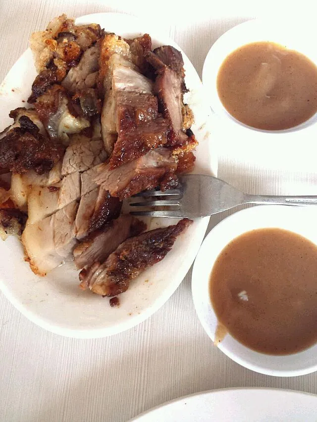 lechon/roasted pork with gravy :)|PauLeNeさん