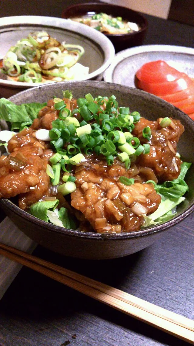 きのうの唐揚げの残りでユーリンチー丼！うまい！|パク子さん