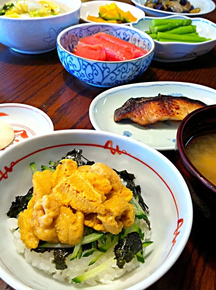 ウニ丼と銀ダラ〜♥|あみん´ω`)ﾉさん