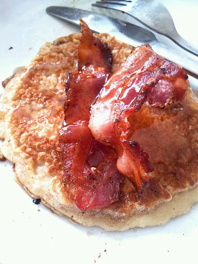 pancakes with maple syrup and streaky bacon|hollyさん