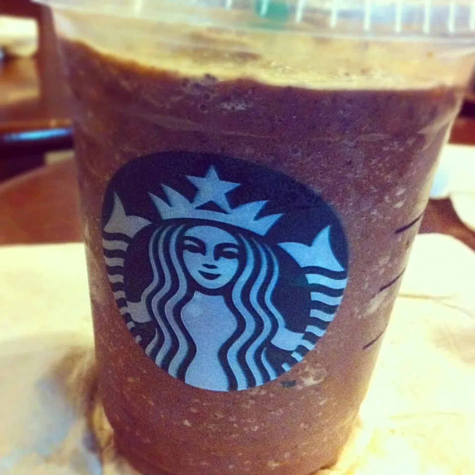 Snapdishの料理写真:Dark Mocha Frappuccino|@projecthoneypotさん