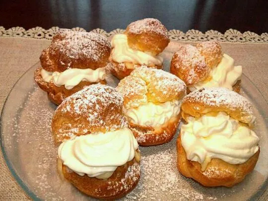 こどもと作ったシュークリーム  カスタード&生クリーム|korohaさん