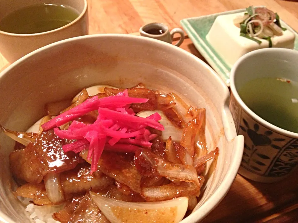 Snapdishの料理写真:豚丼定食|shioeriさん