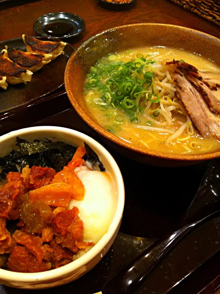 ラーメンとぼっかけ丼|sat miyataさん