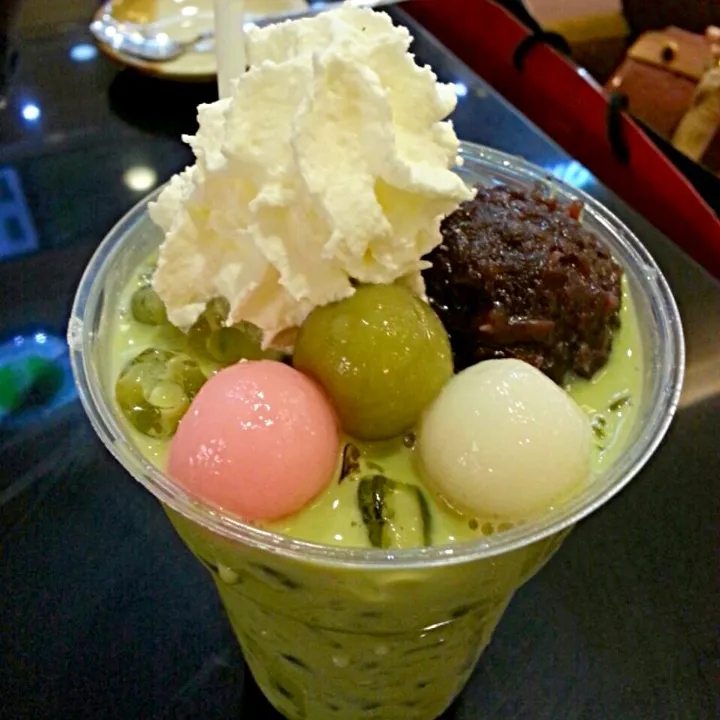 milk matcha with sweet red bean|Blinkieさん