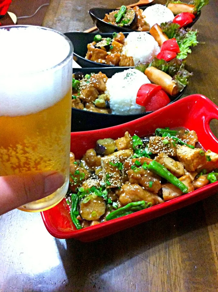 月曜🍺カンパーイ〜三兄弟ゎドン。アテゎ、辛味プラス。🍆鶏肉厚揚げトロトロ煮とバイエルンマッキー|いよこ🍻さん