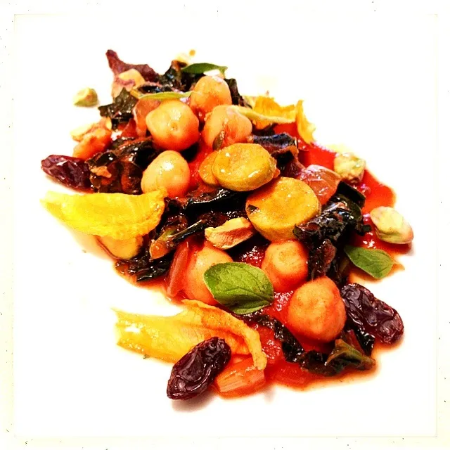 GARBONZO. PIMENTON. TOMATO. SQUASH BLOSSOM. BLACK RAISIN. PISTACHIO. OREGANO|GREG ARNOLDさん