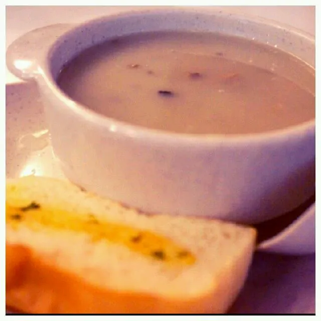 Mushroom Soup + Garlic Bread|Ley Chinさん