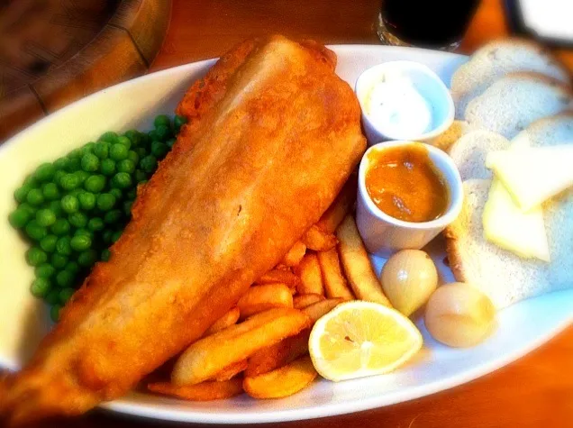 British Cuisine/ Fish and chips|Laetitia Kuoさん