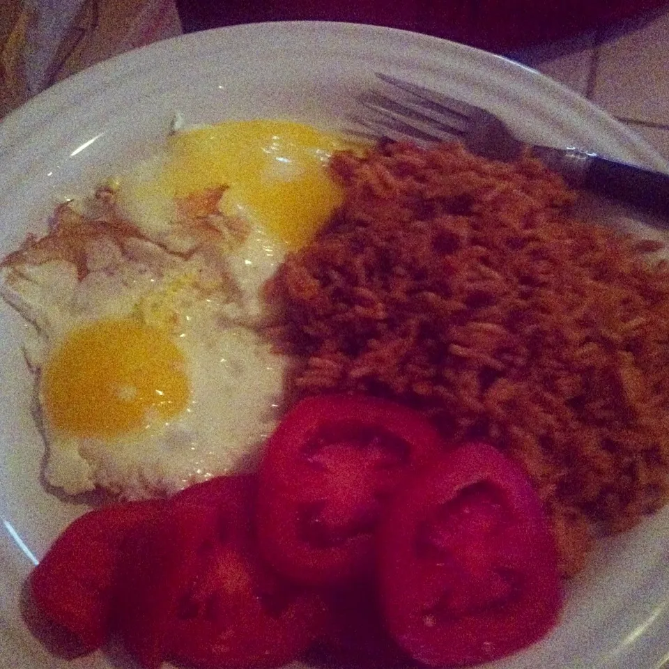 Snapdishの料理写真:Huevos rancheros|Jennifer Bainさん