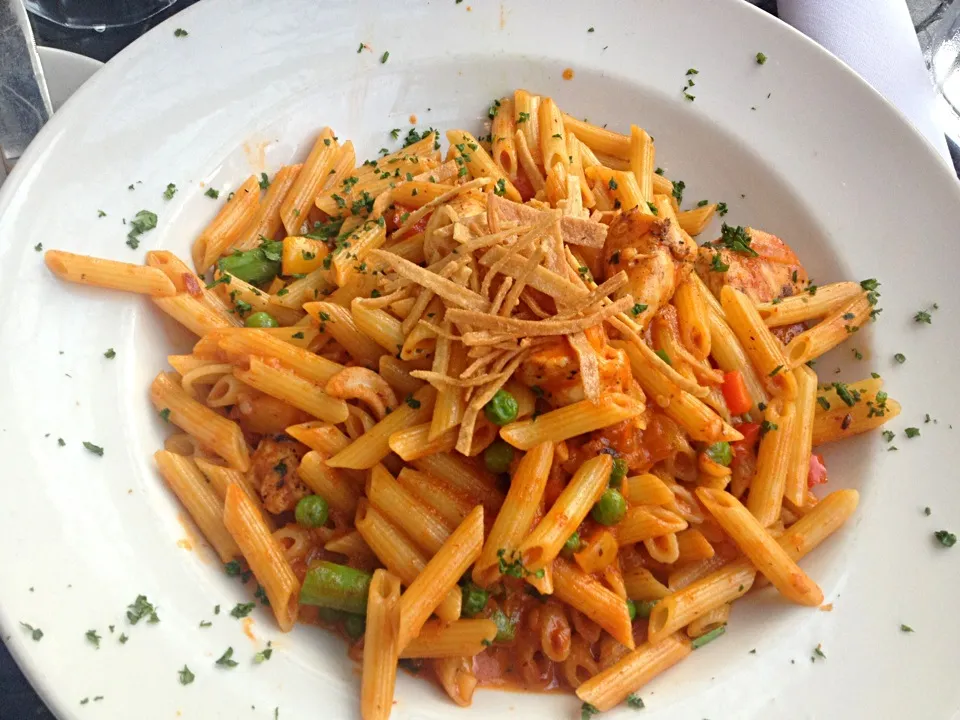 Cheesecake Factory Chipotle Chicken Pasta|Monicaさん