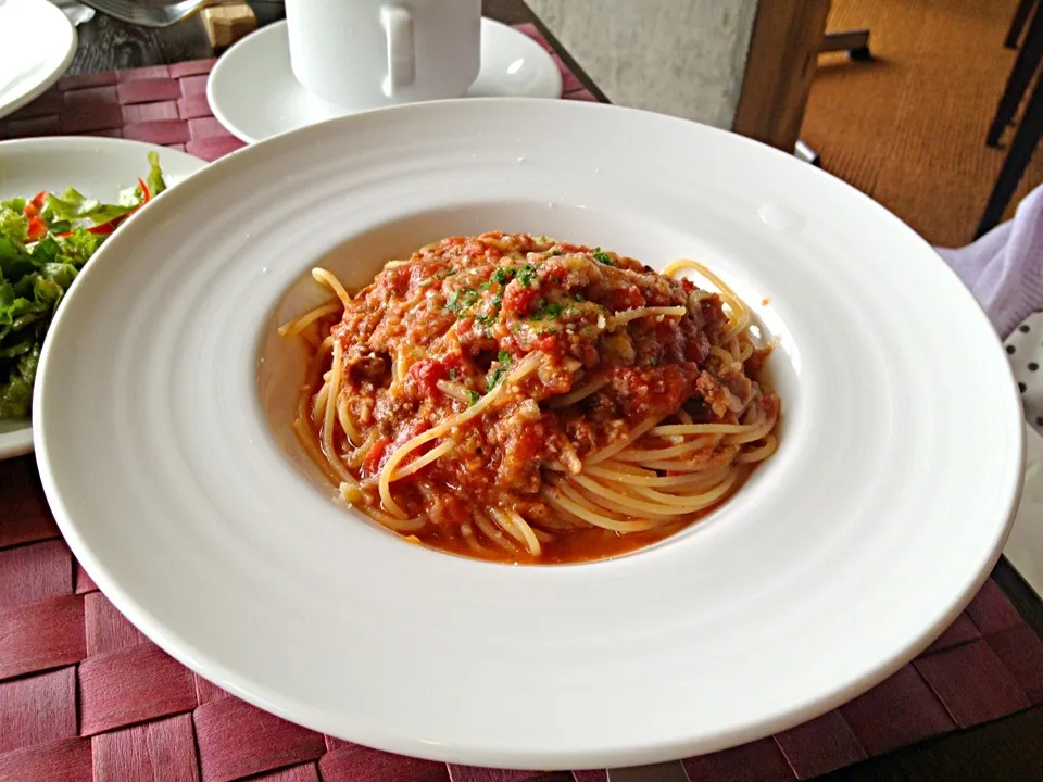 トマト牛肉煮込みパスタ|愛恵さん