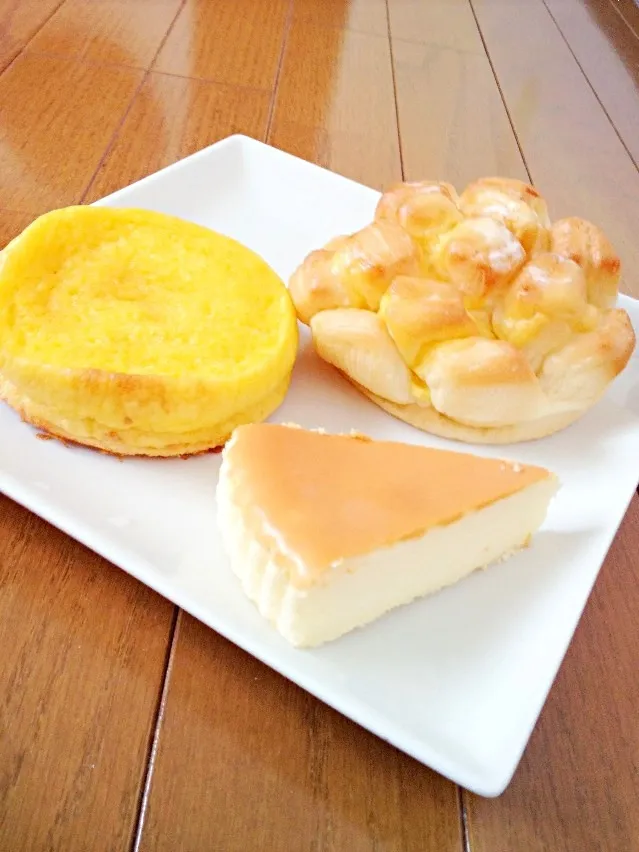 Sweet potato bread,French toast,Cheese Cake from Cheese Garden|Daphnefroggy©さん