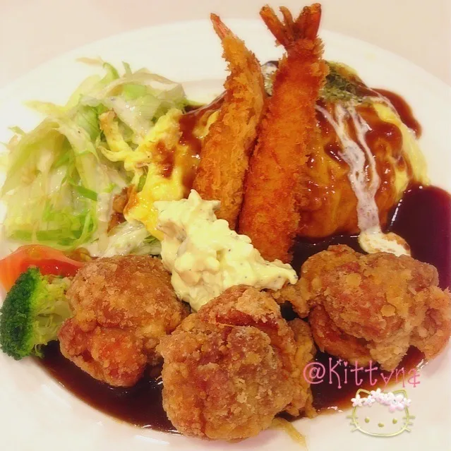 スFried Chicken & Prawn Omu Rice 🍛━(´∀｀)🎀━キ|🎀Kittyna🌸さん