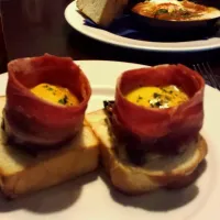 Snapdishの料理写真:Egg benedict :p|shiman blueeさん