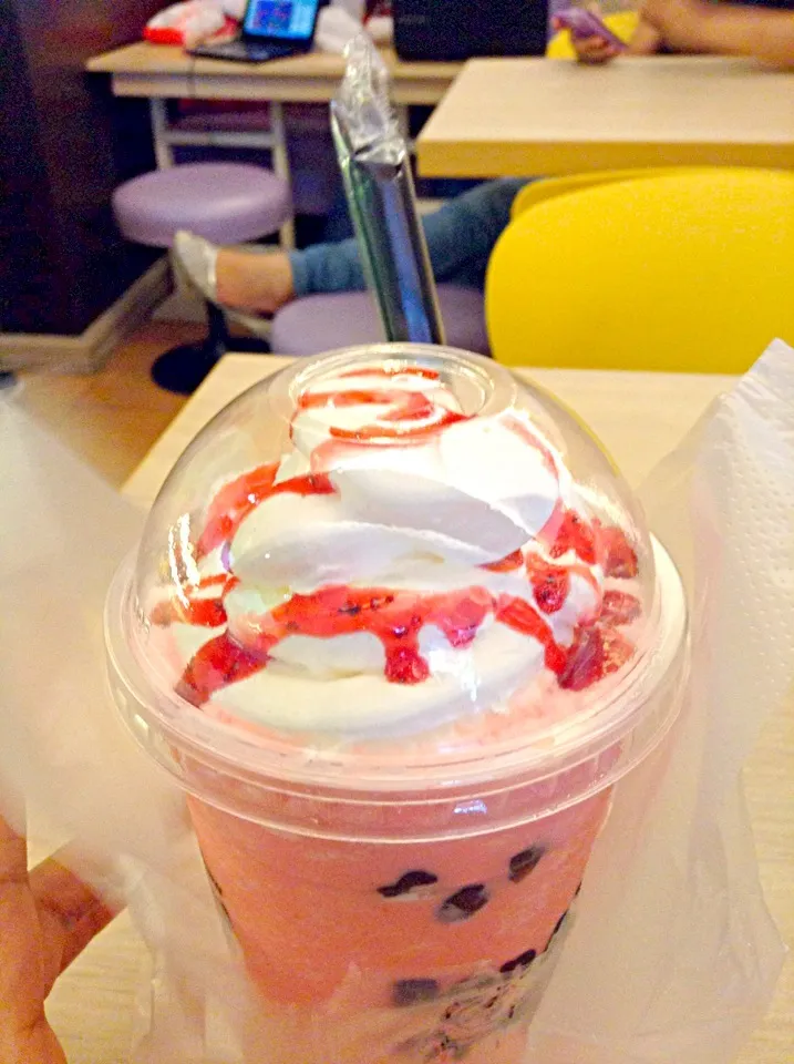 Strawberry milk tea yummy|gorgeoushelerieさん