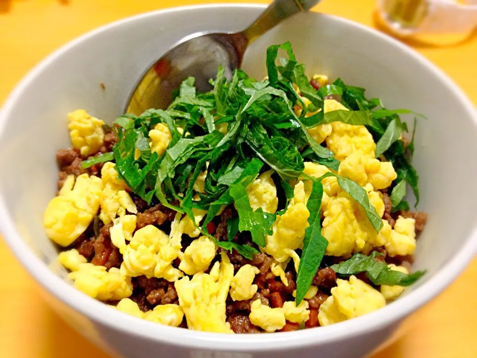 そぼろ丼ーヽ(^ω^)ﾉ|さちこさん