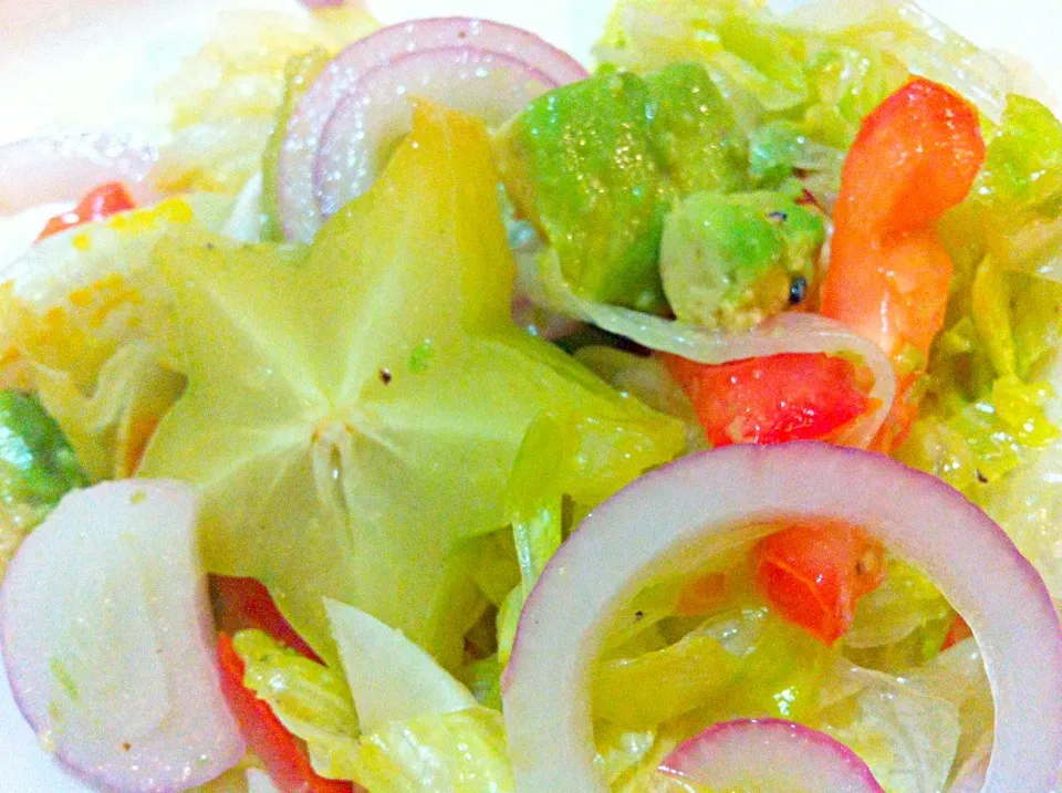 Snapdishの料理写真:Star fruit salad with avocado a d jalapeño|Jorge Bernal Márquezさん