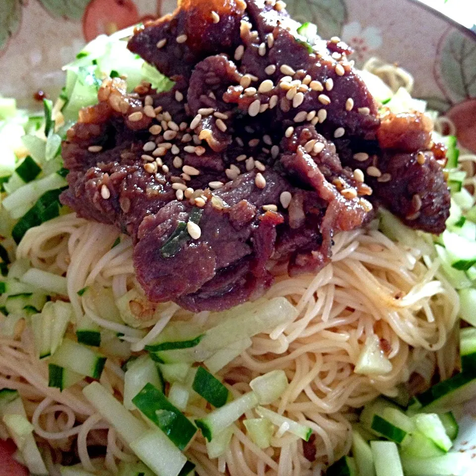 Snapdishの料理写真:プルコギ肉で焼きそうめん★彡|もかもいさん