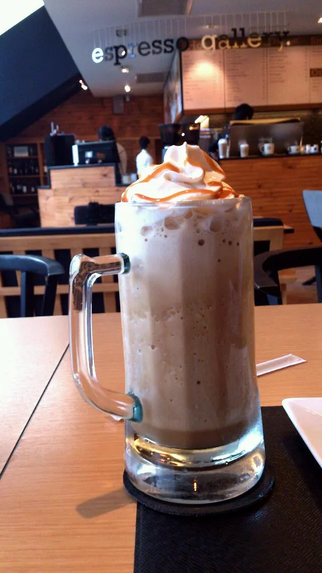 Snapdishの料理写真:Caramel Frappe|pimonpakさん