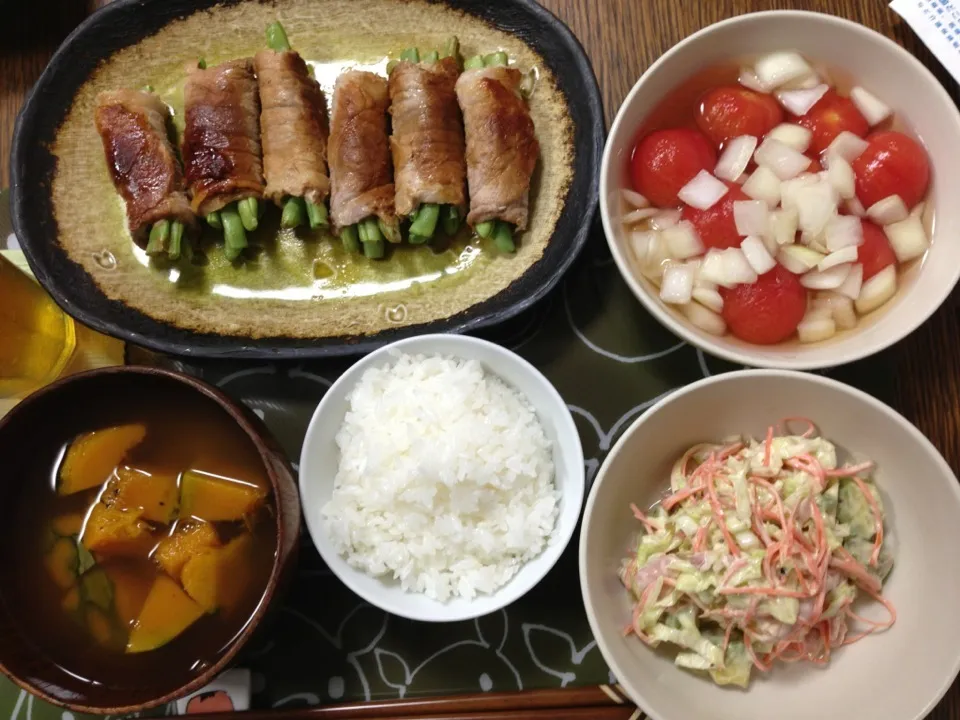 Snapdishの料理写真:インゲンの豚肉焼き巻、トマトのピクルス、昨日のサラダ、カボチャスープ|yuyangさん