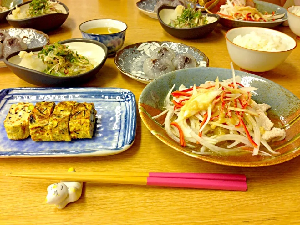 ひじき入り卵焼き、焼き茄子と豚しゃぶの餡掛け、こんにゃくの刺身、くず饅頭|虎キチ6さん