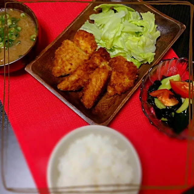 チキンカツで晩ご飯♪(´ε｀ )|ともよさん