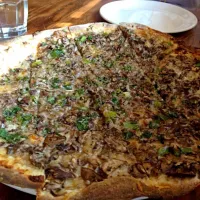 Snapdishの料理写真:Shaved Mushroom Pizza|Janah Adickmanさん