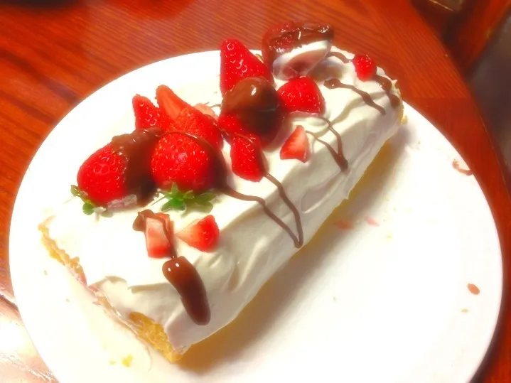 母の日につくったイチゴロールケーキ|かおりさん