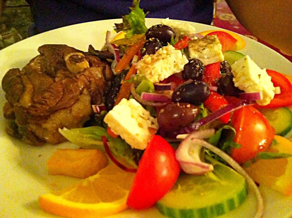 Lamb kleftiko with a Greek salad|Nicole Avisさん