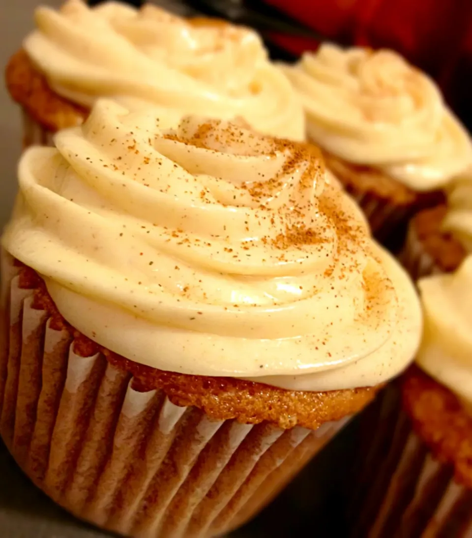 Carrot cupcakes with cinnamon cream cheese|Ashleyさん