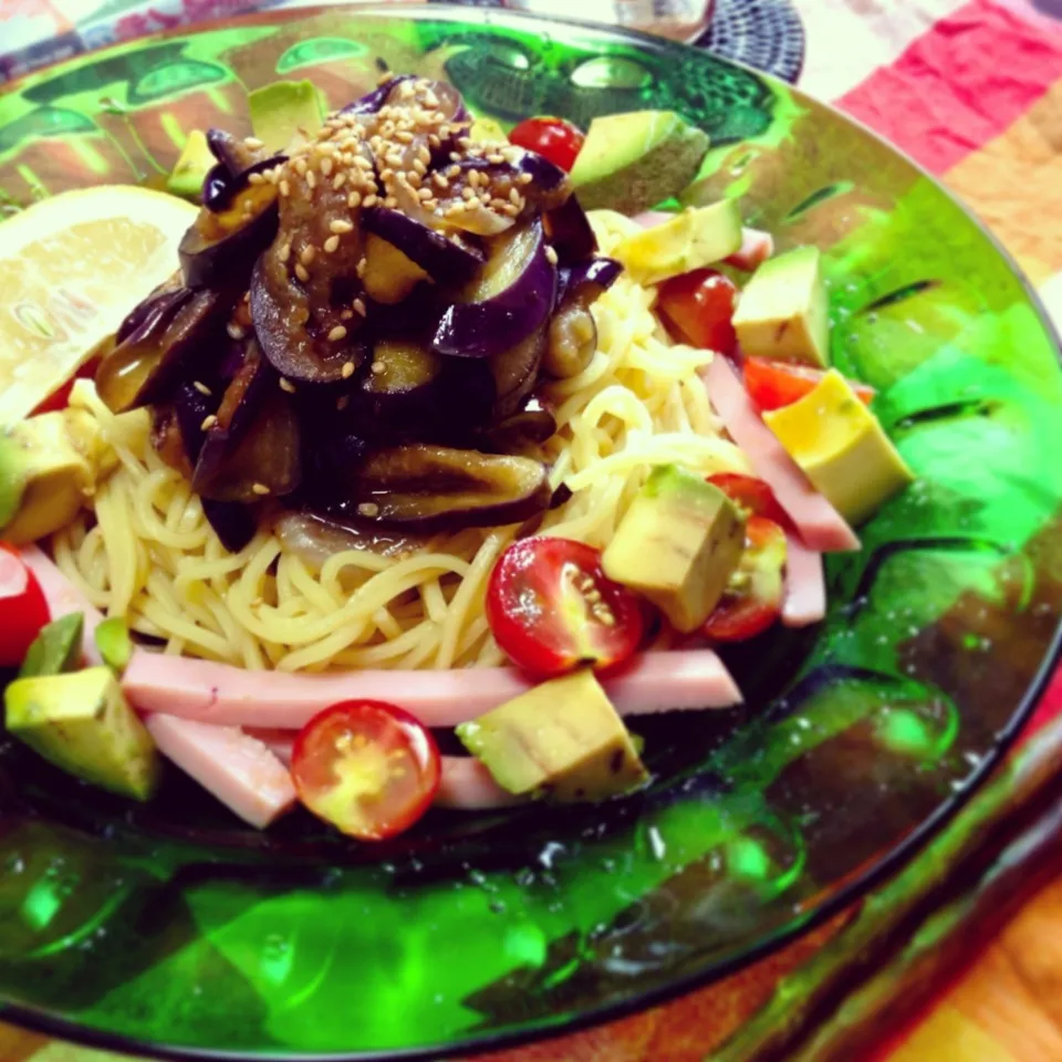 今日のトモコンダテは茄子が主役の冷麺🍆👑💚✨|🇯🇵ともこちゃん。さん