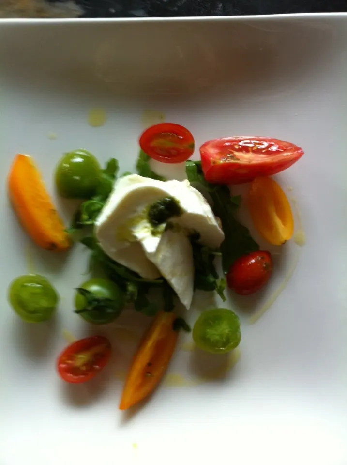 Mix cherry tomato with cheese salad|nickさん