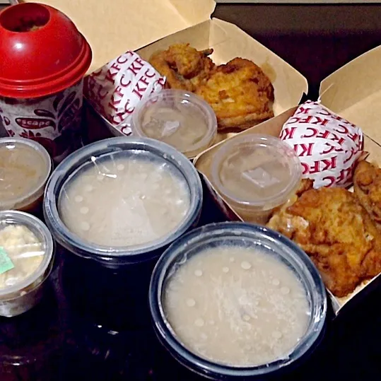 KFC- Original Chicken, Mushroom Soup, Macaroni Salad & Cookies & Cream Krushers!|iamfem05さん