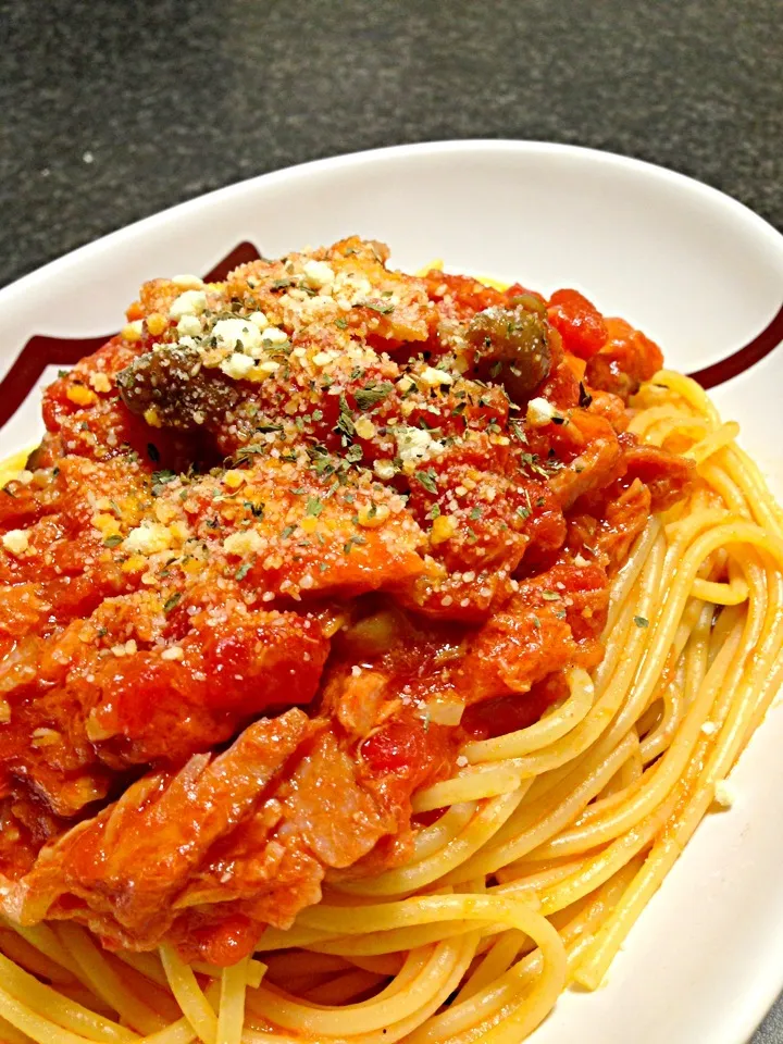 Snapdishの料理写真:ツナとしめじとベーコンのトマトクリームパスタ🍝|がぁがさん