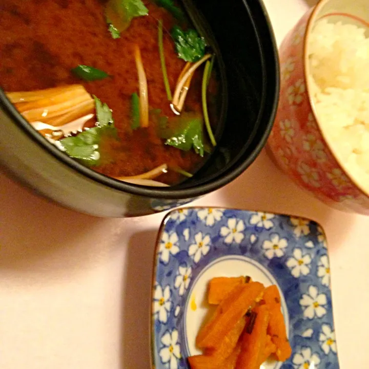 白飯、味噌汁、自家製漬物|えーちゃんさん