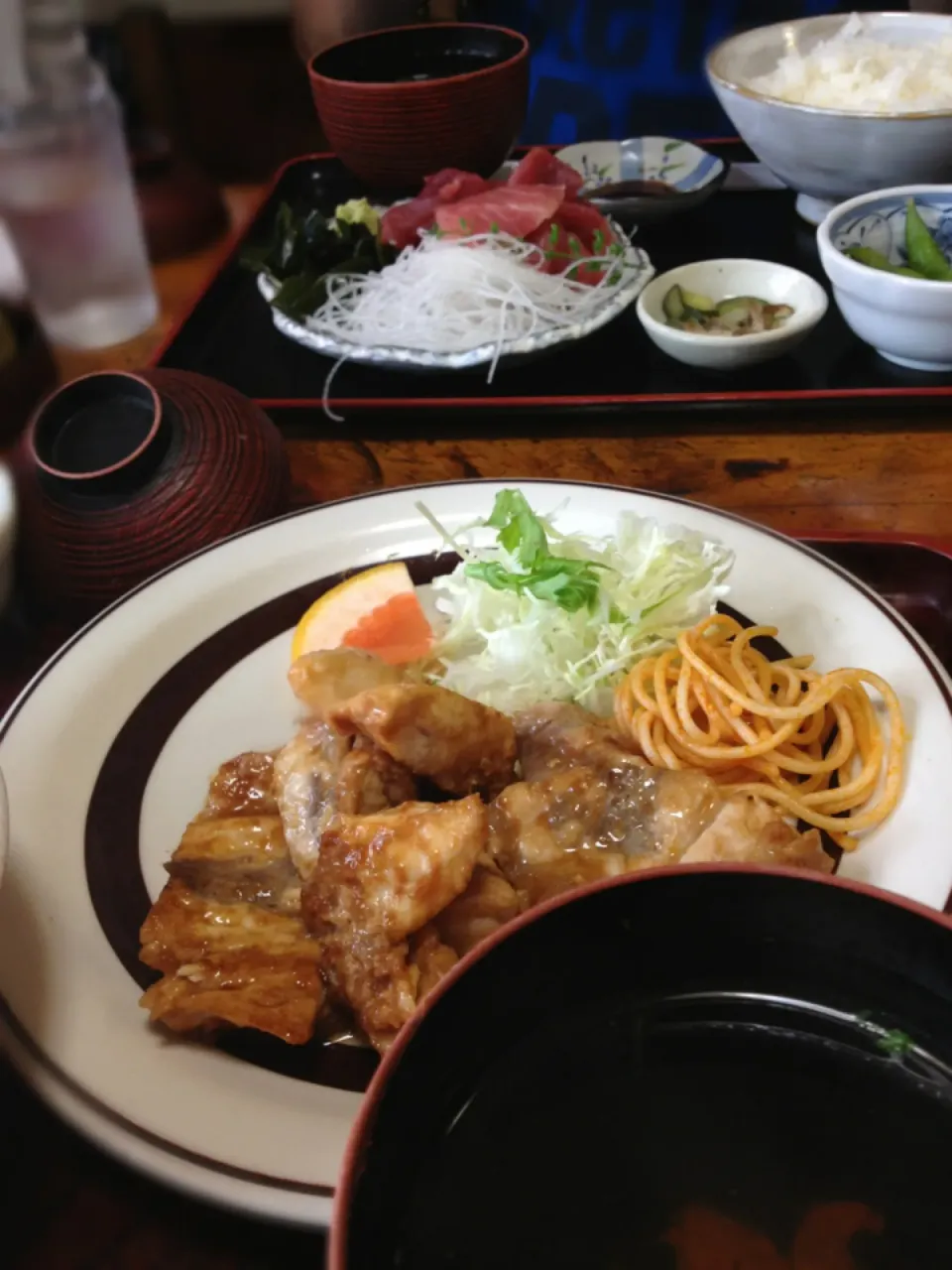 鮪の生姜焼き定食とマグロのブツ定食|maririさん