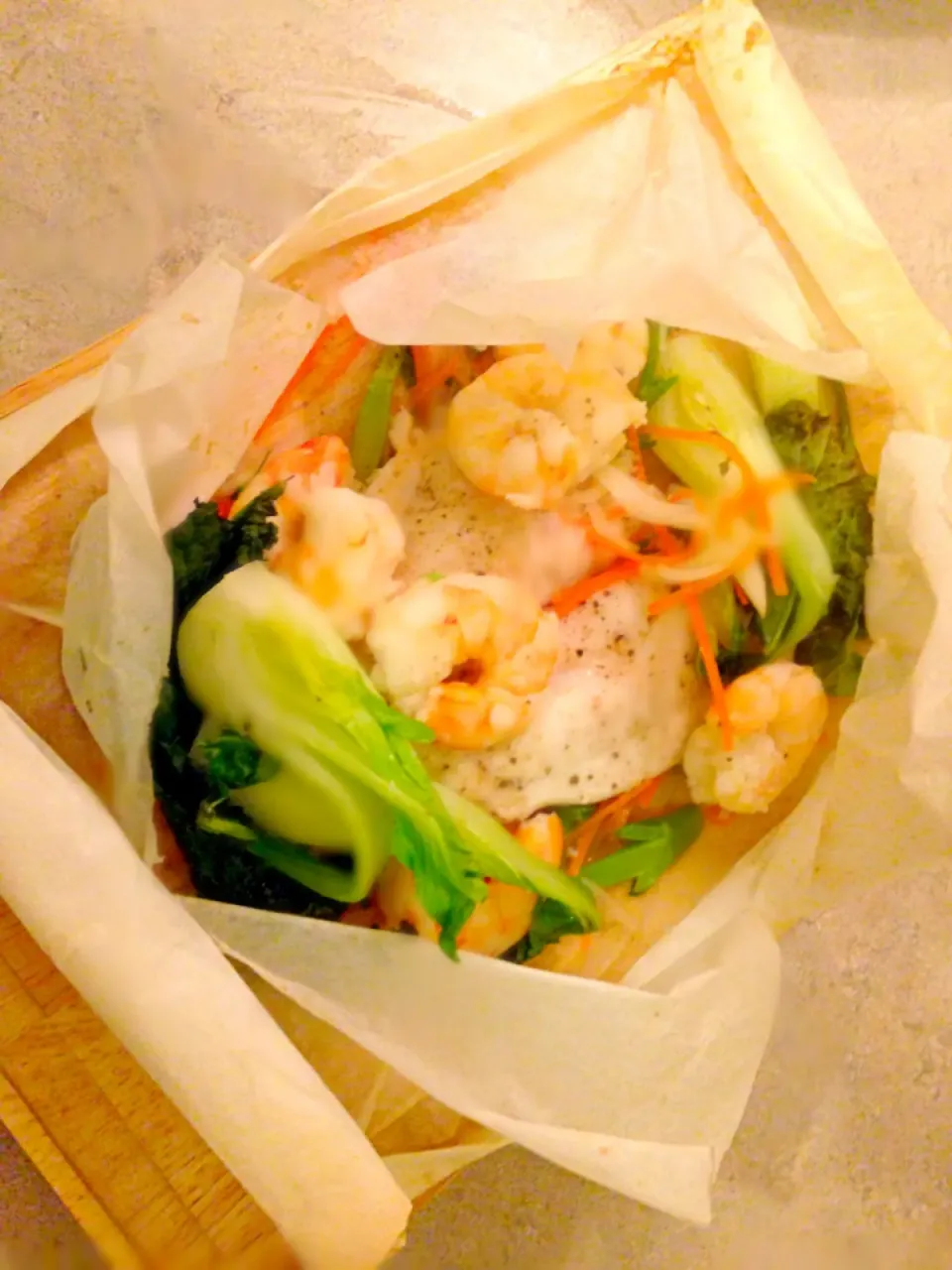 Snapdishの料理写真:Pink snapper, tiger prawn and steamed vegetables|Chrisy Hillさん