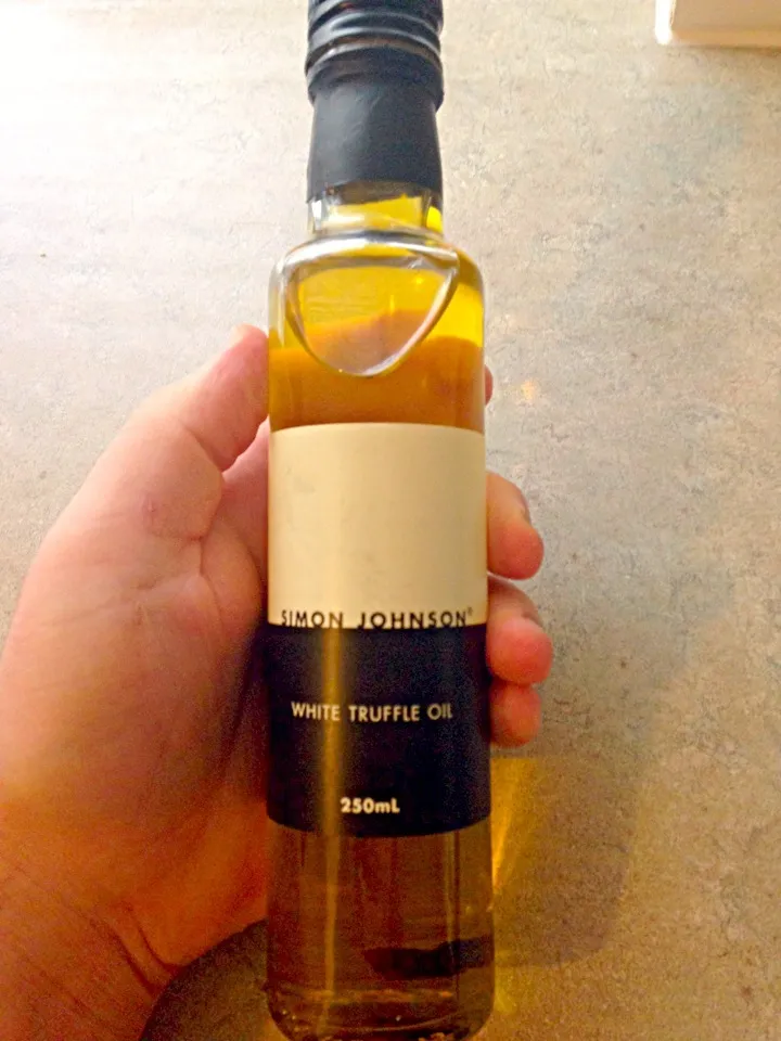 White Truffle oil|Chrisy Hillさん