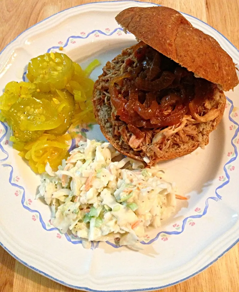 Pulled Turkey with pickles and cole slaw|http://melissasmenu.wordpress.com/さん