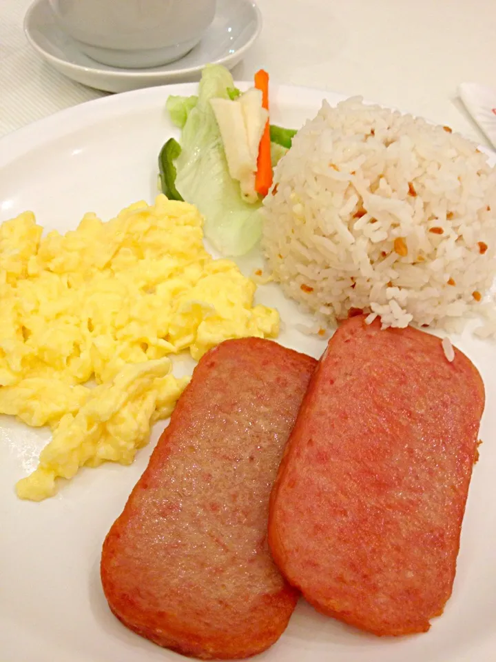 Snapdishの料理写真:Spam & Eggs Breakfast|Rockwell Leeさん