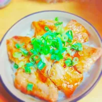 Snapdishの料理写真:スタミナ焼き肉丼♪♪|ユカさん